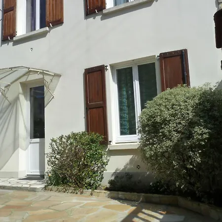 Schoenes Haus Fuer 6 Personen By Interhome Nyaraló *