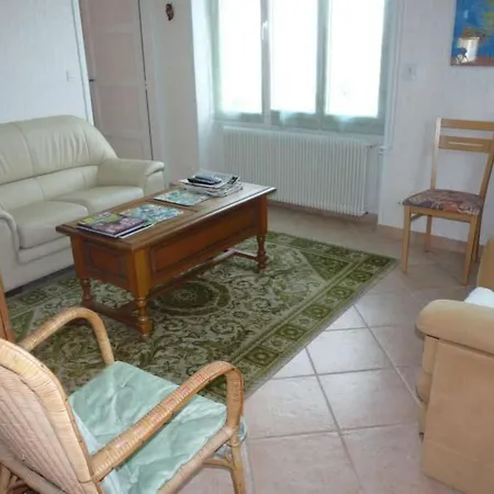 Schoenes Haus Fuer 6 Personen By Interhome