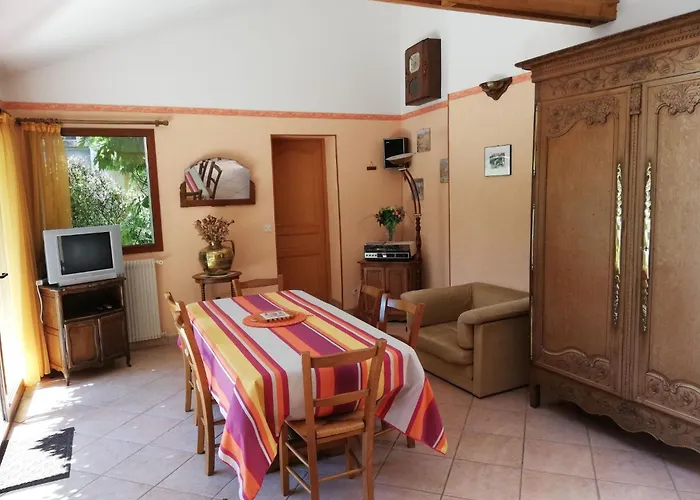 Schoenes Haus Fuer 6 Personen By Interhome Isigny-sur-Mer