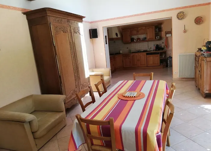 Schoenes Haus Fuer 6 Personen By Interhome Nyaraló *