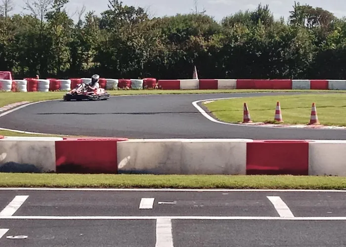 Nyaraló Schoenes Haus Fuer 6 Personen By Interhome